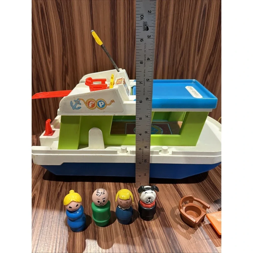 Vintage Fisher Price Little People Houseboat #985 Boat w/ Figures Dog Furniture